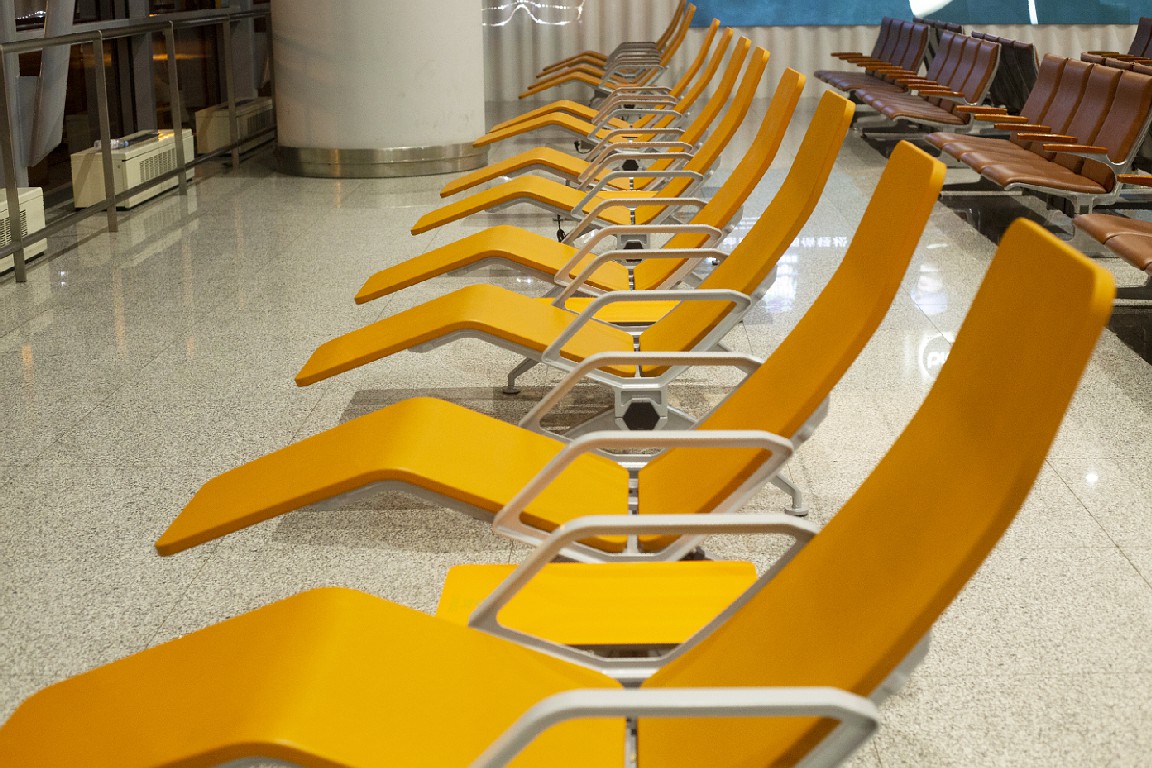 Airport waiting area seating 533Y 5