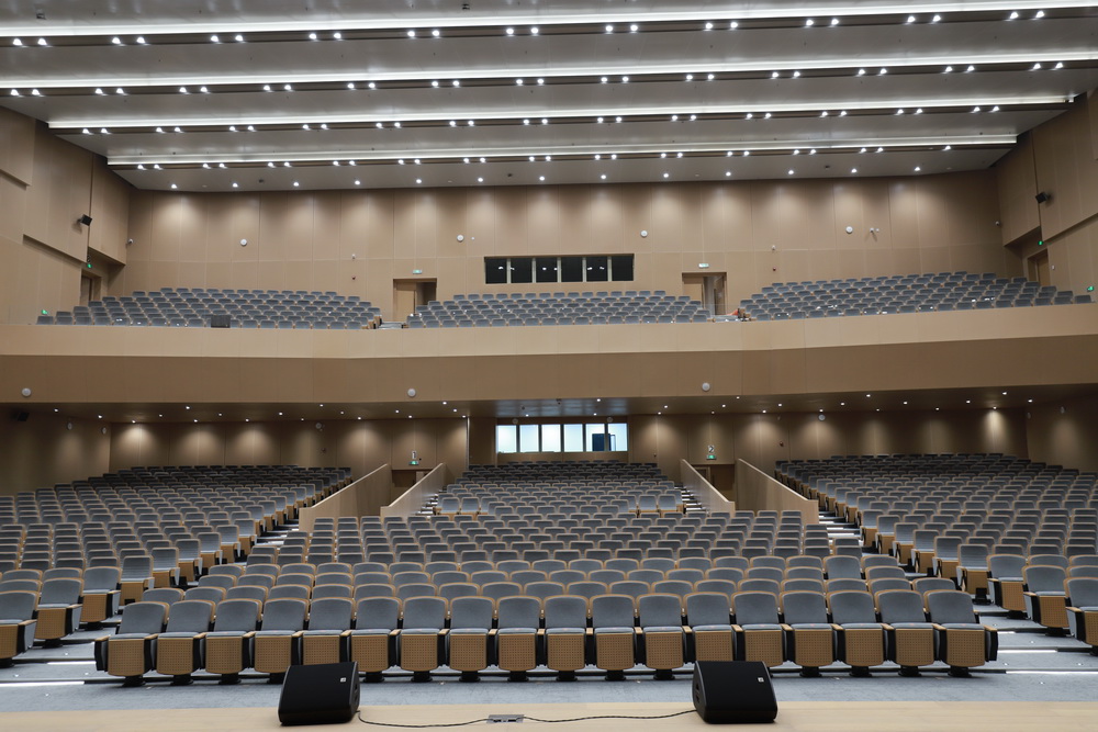 IMG 2 conference hall seating