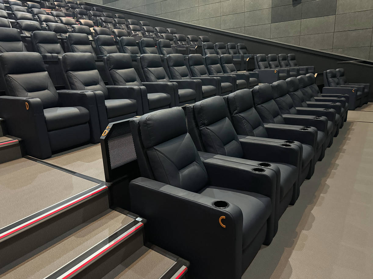 LOTTE CINEMA RECLINER